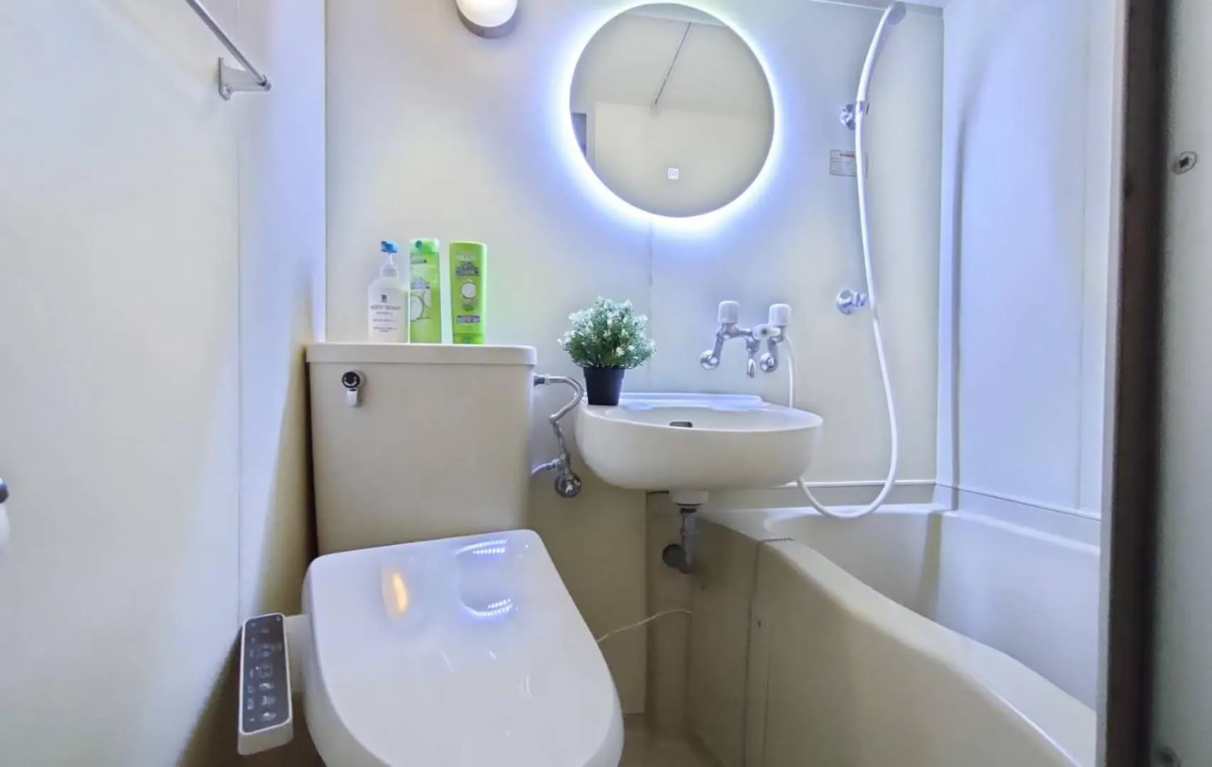 Appartement X43新宿中心 超级商圈 交通枢纽 新宿车站8分钟 最大4人 Shinjuku Center 8 Mins To St Max 4P 直达新宿 涉谷 表参道 品川 池袋 上野 代代木 银座 原宿 Tōkyō
